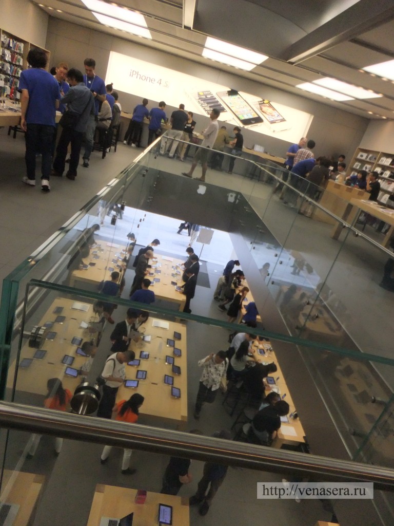 2 этаж в Apple Store, Ginza. 2 этаж в Apple Store, Ginza.